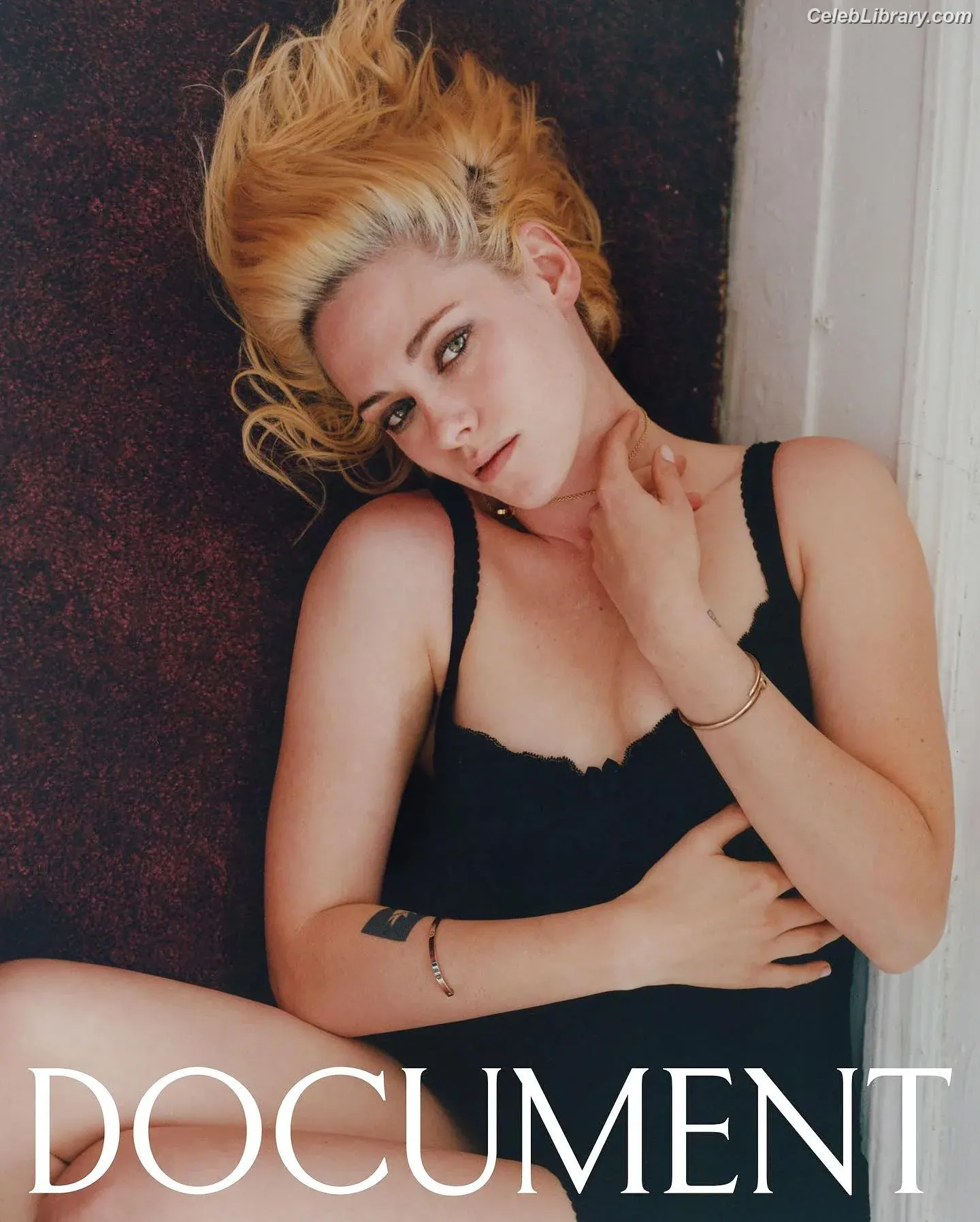 Kristen Stewart photo 3 of 1357