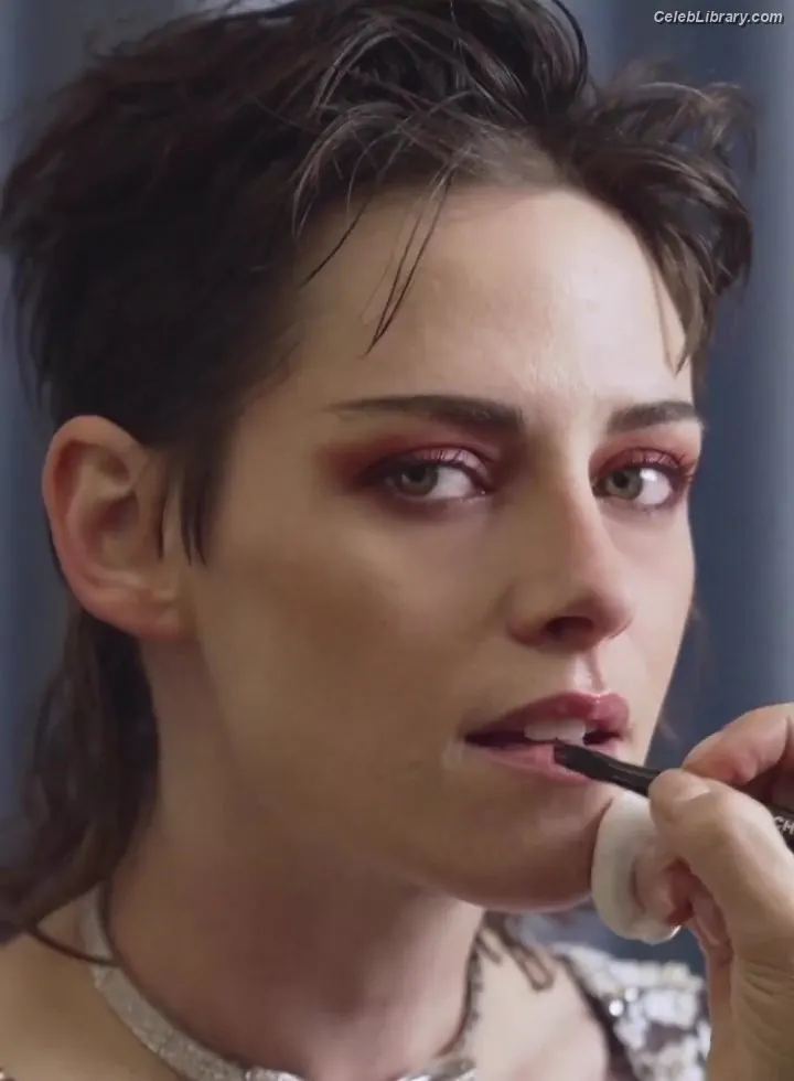 Kristen Stewart photo 15 of 1357