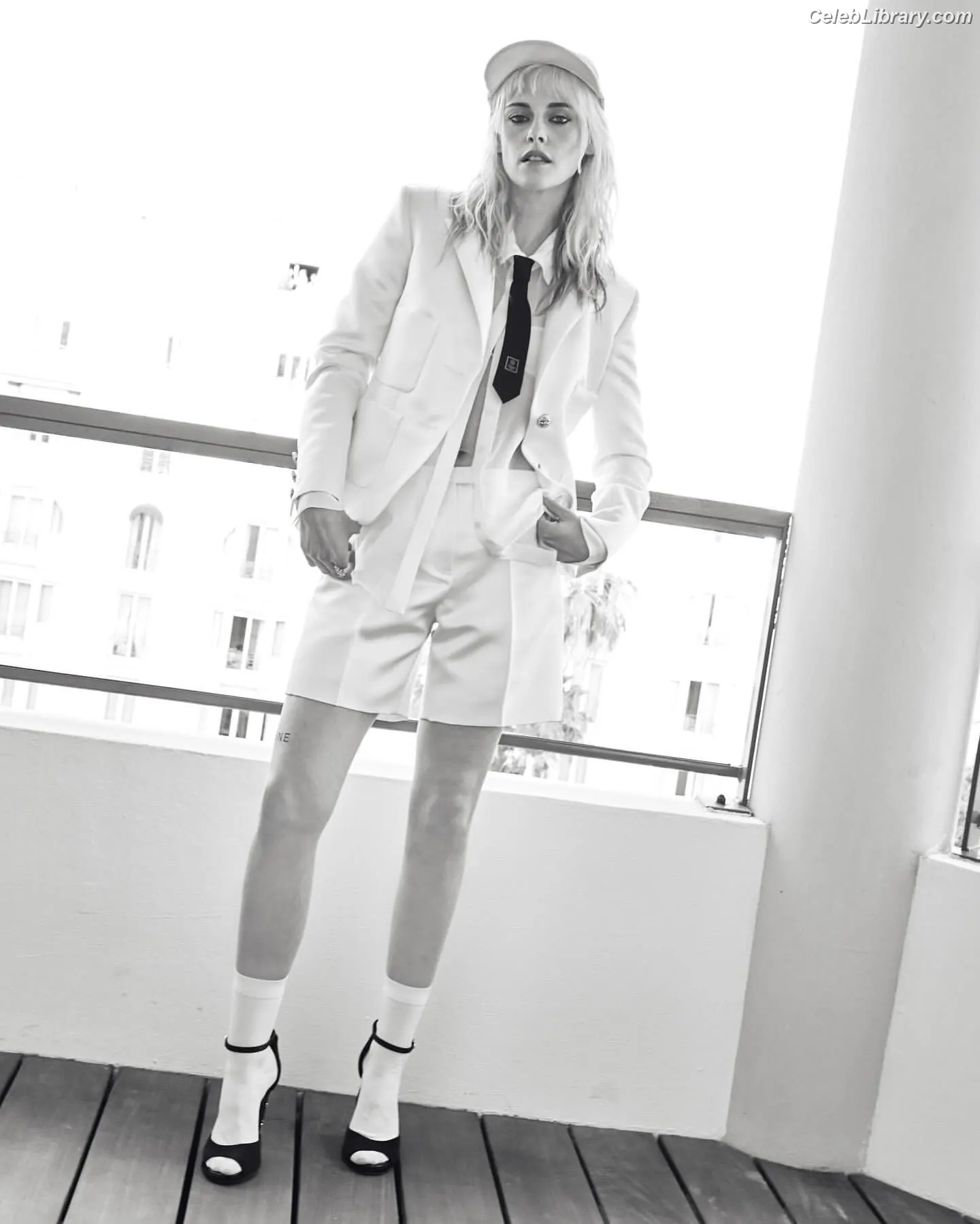 Kristen Stewart photo 2 of 1357