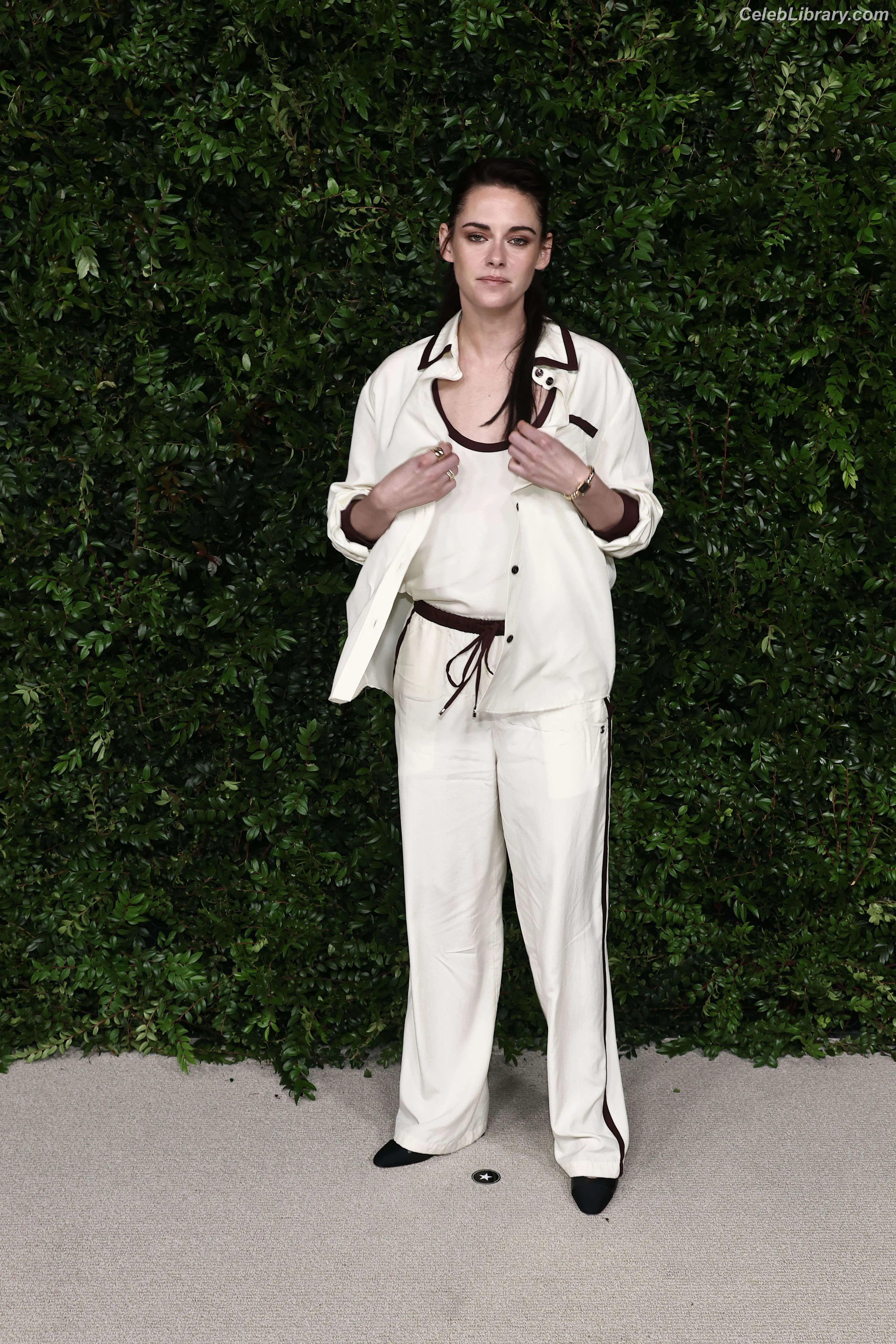Kristen Stewart photo 1 of 1357