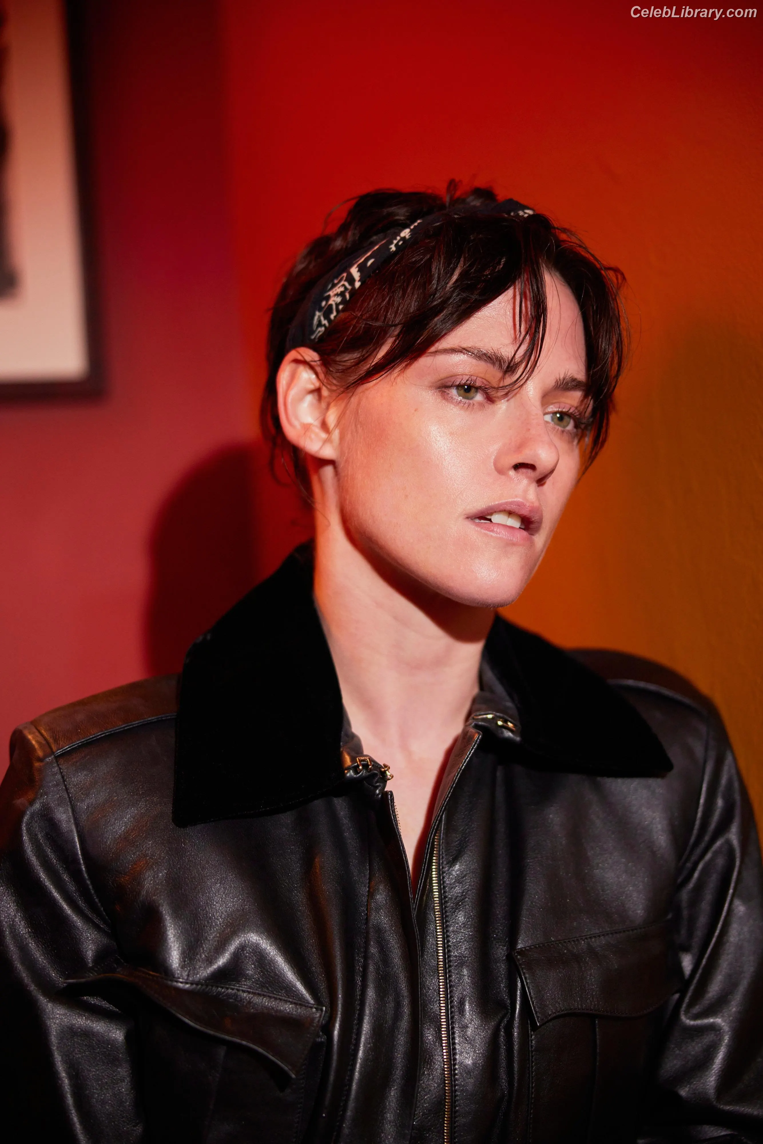 Kristen Stewart photo 20 of 1357