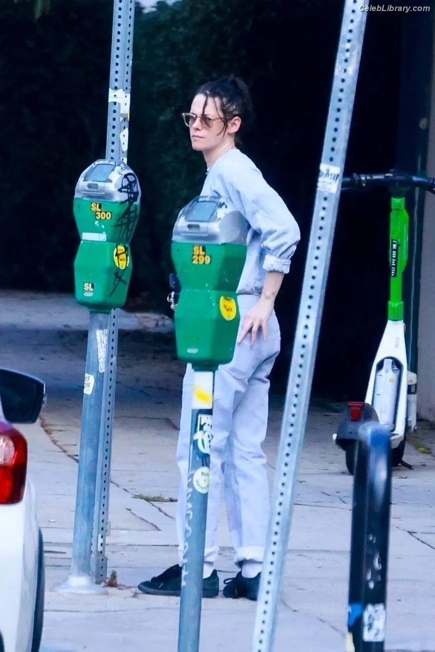 Kristen Stewart photo 11 of 1357