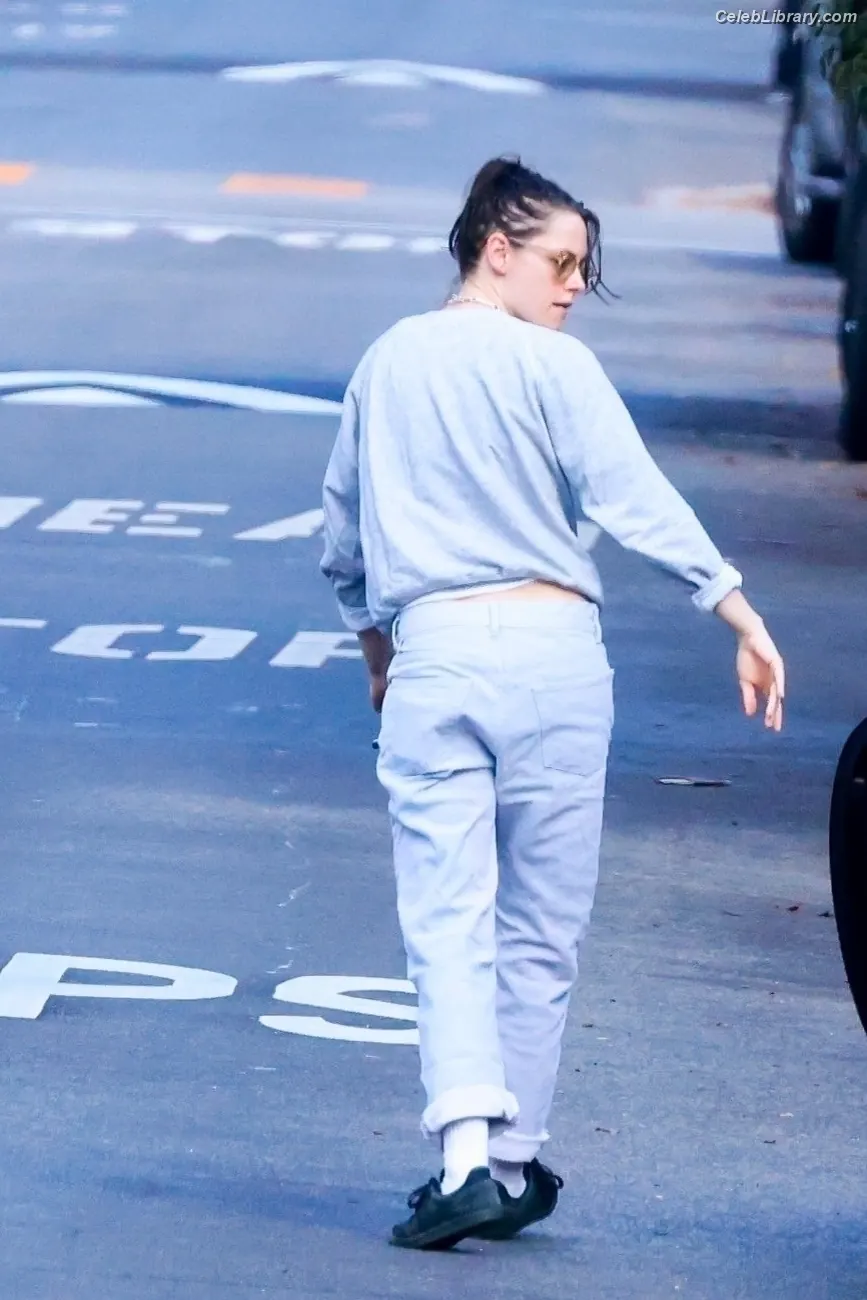 Kristen Stewart photo 14 of 1357