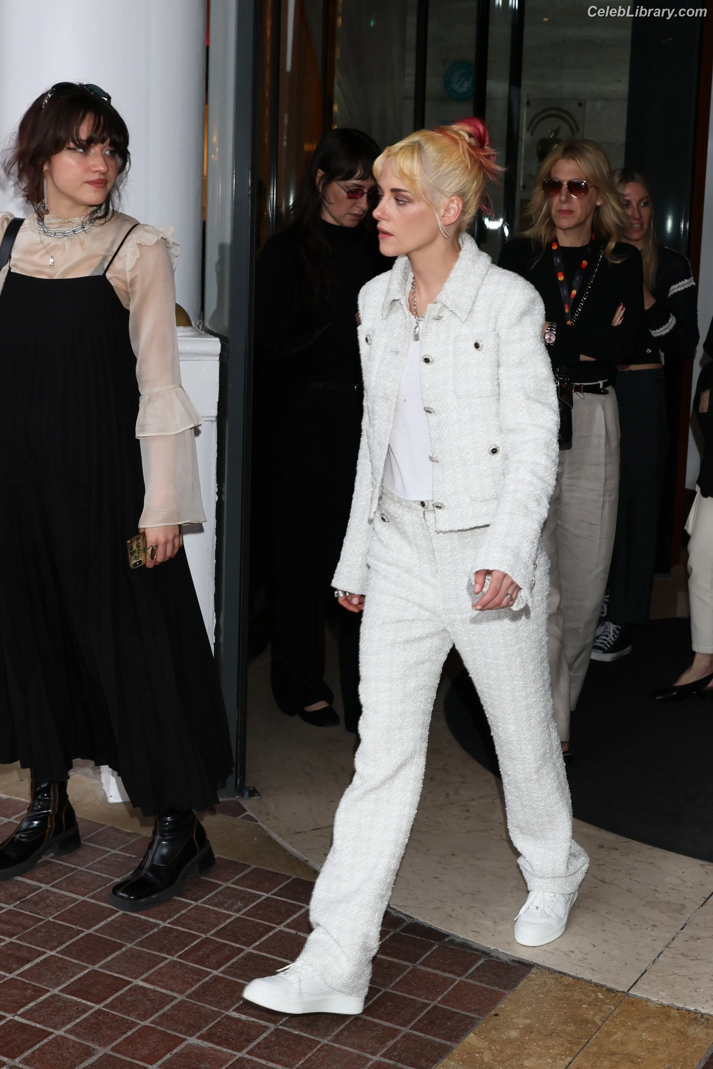 Kristen Stewart photo 4 of 1357