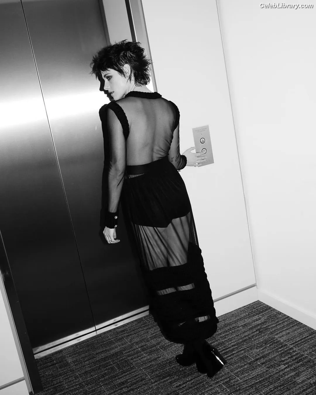 Kristen Stewart photo 1 of 1357