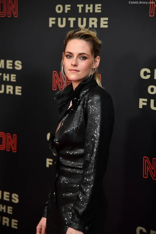 Kristen Stewart photo 20 of 1358