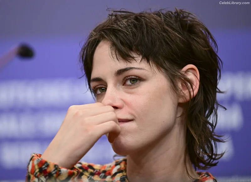 Kristen Stewart photo 9 of 1358