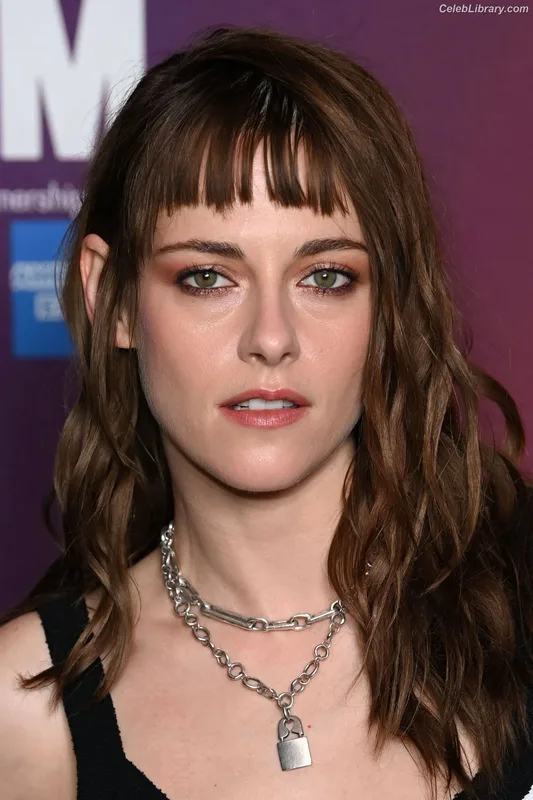 Kristen Stewart photo 10 of 1358