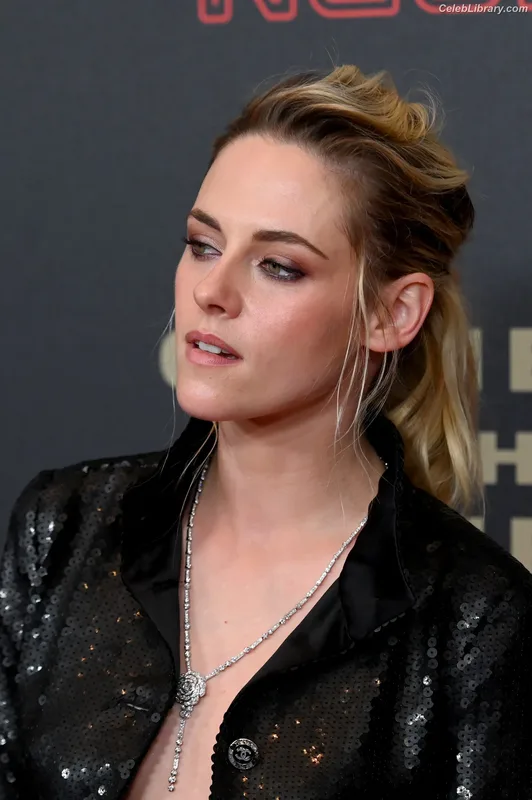 Kristen Stewart photo 22 of 1358