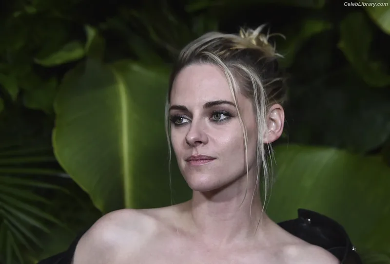 Kristen Stewart photo 23 of 1358