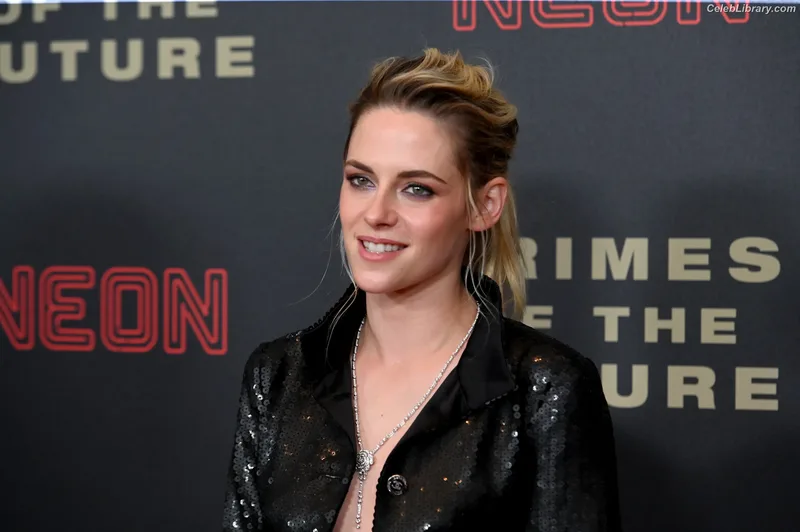 Kristen Stewart photo 24 of 1358