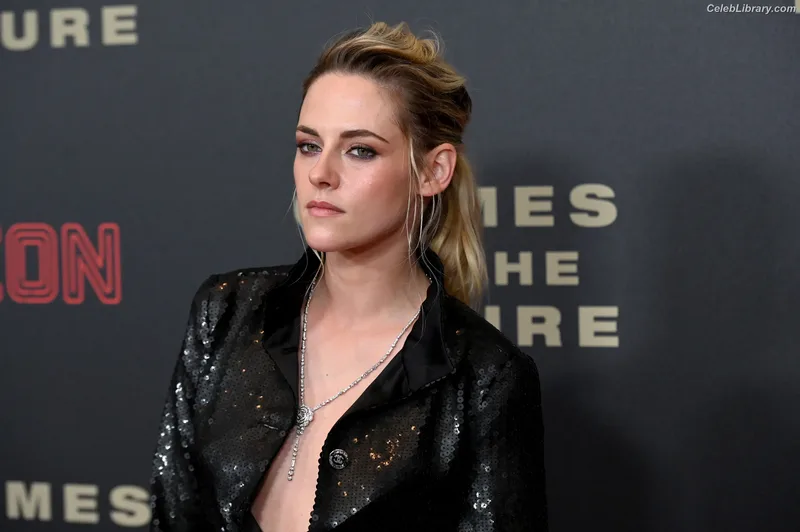 Kristen Stewart photo 1 of 1358