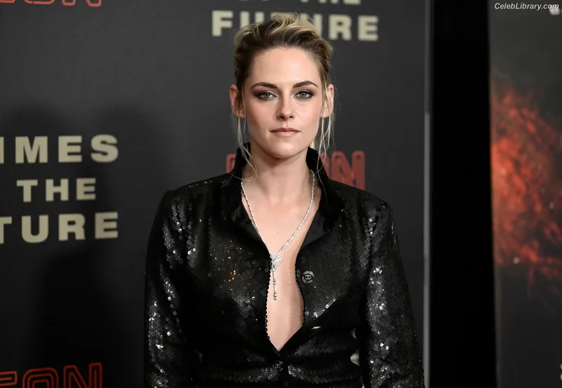 Kristen Stewart photo 4 of 1358