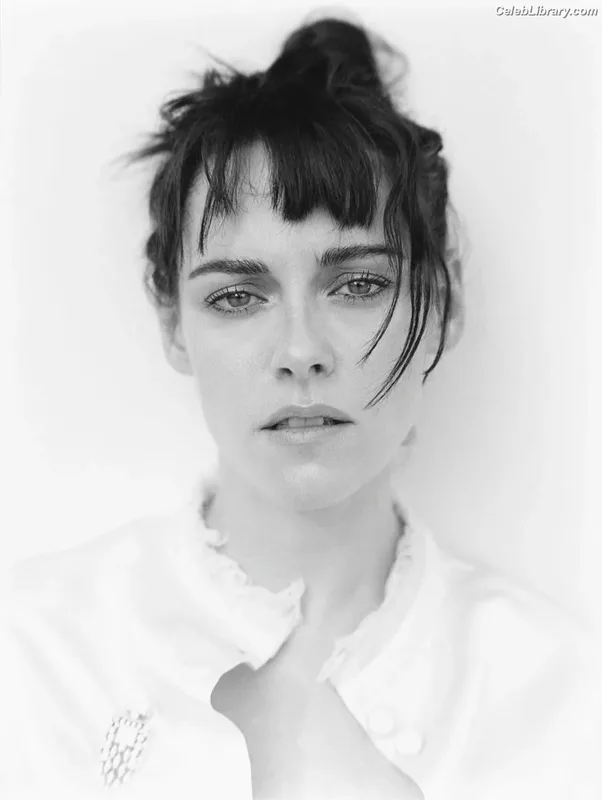 Kristen Stewart photo 15 of 1358