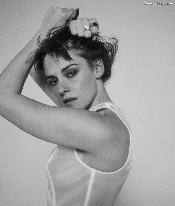 Kristen Stewart photo 19 of 1358