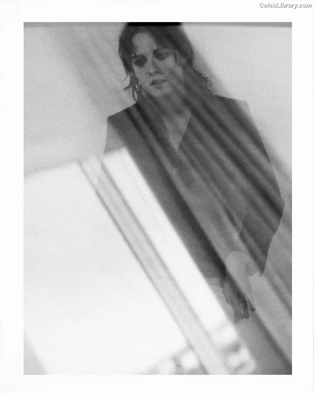 Kristen Stewart photo 20 of 1358