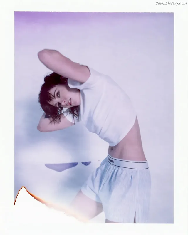 Kristen Stewart photo 22 of 1358