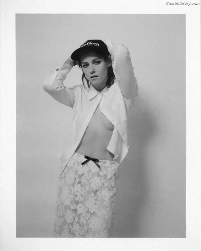 Kristen Stewart photo 24 of 1358