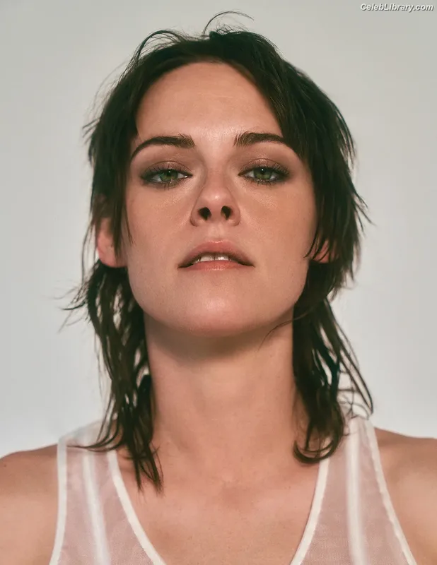 Kristen Stewart photo 1 of 1358