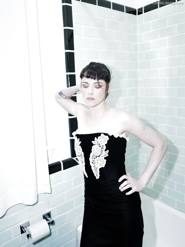 Kristen Stewart photo 10 of 1358