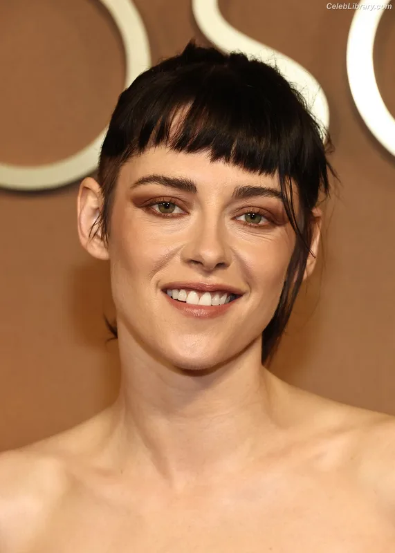 Kristen Stewart photo 16 of 1358