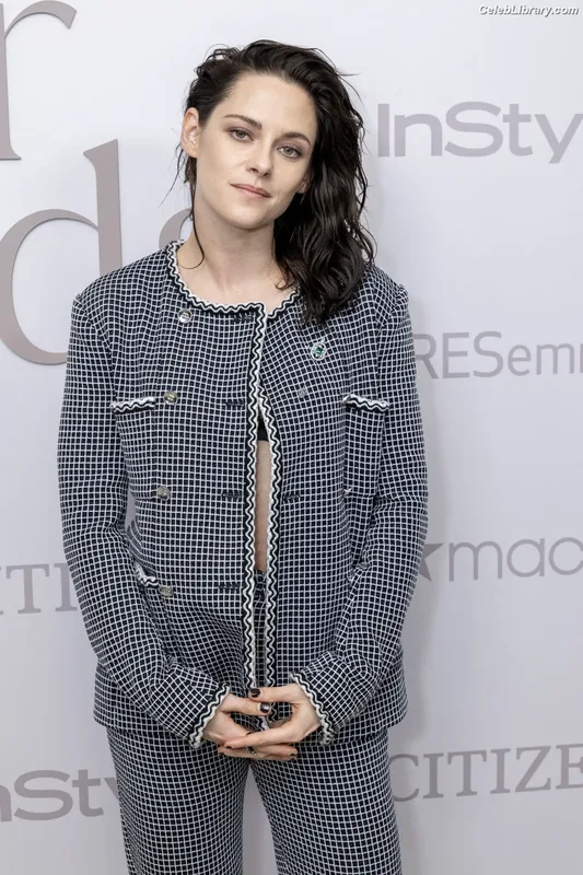 Kristen Stewart photo 17 of 1358