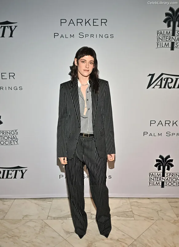 Kristen Stewart photo 19 of 1358