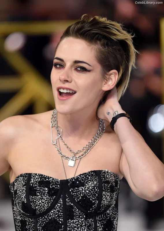 Kristen Stewart photo 21 of 1358
