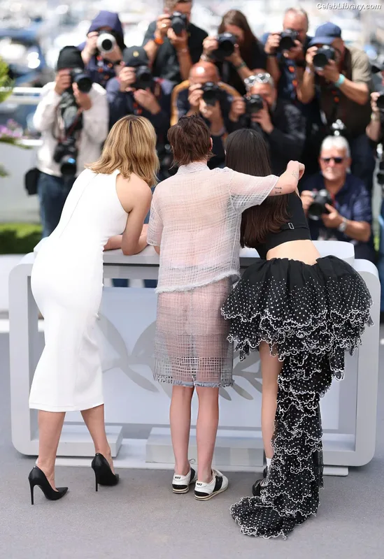 Kristen Stewart photo 24 of 1358