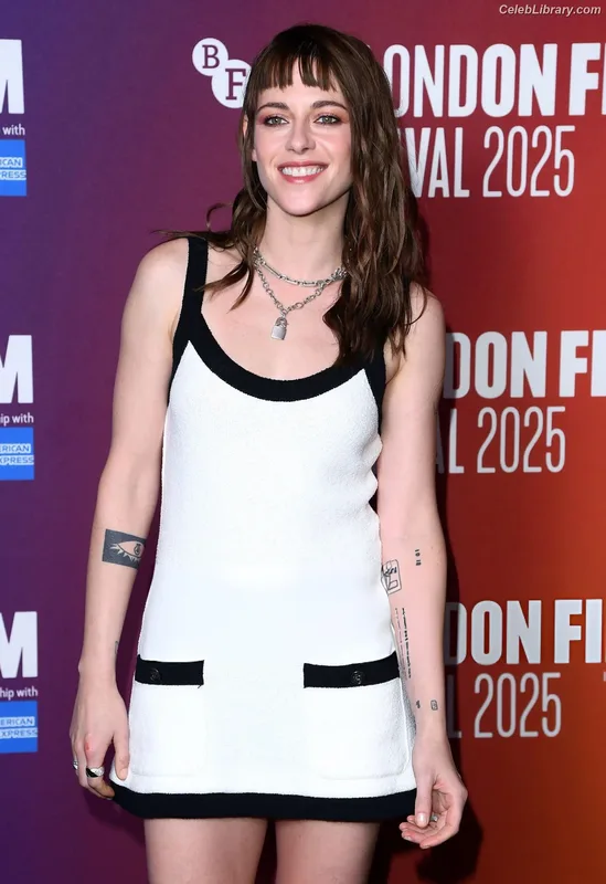 Kristen Stewart photo 15 of 1358