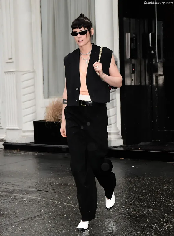 Kristen Stewart photo 16 of 1358