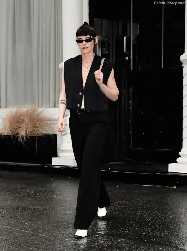 Kristen Stewart photo 22 of 1358