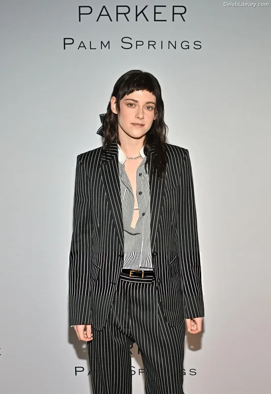 Kristen Stewart photo 23 of 1358