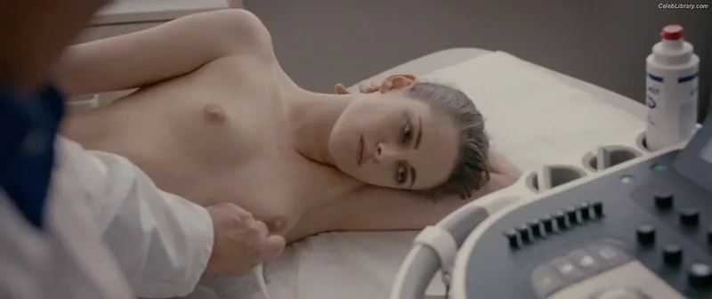 Kristen Stewart photo 3 of 1358