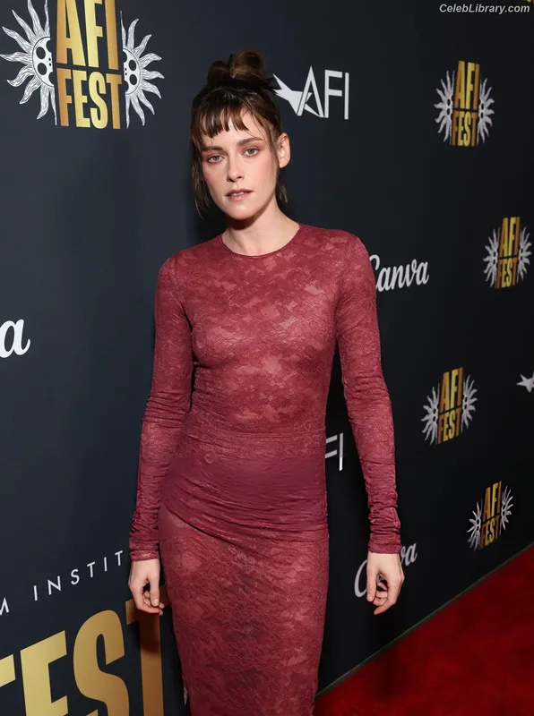 Kristen Stewart photo 5 of 1358