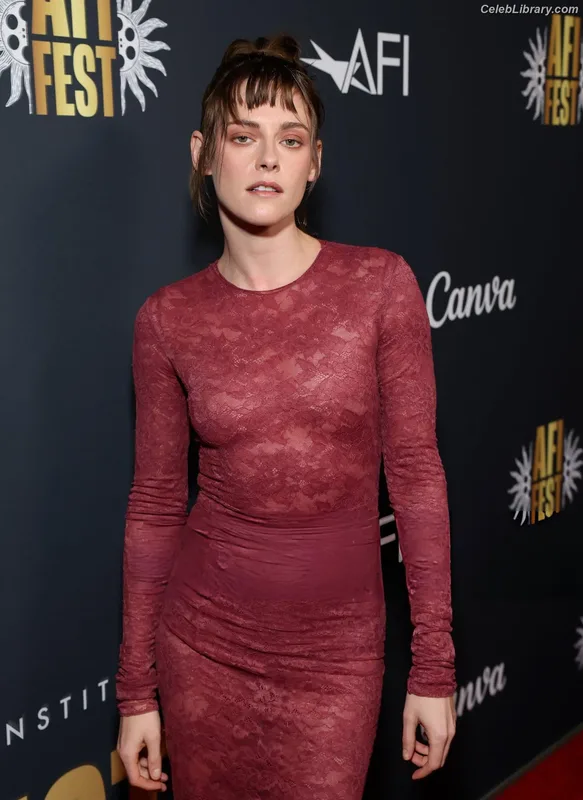Kristen Stewart photo 9 of 1358