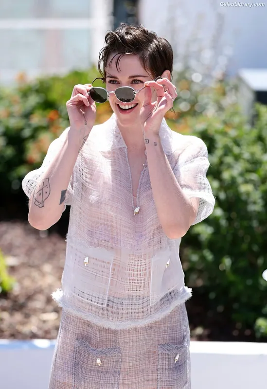 Kristen Stewart photo 12 of 1358