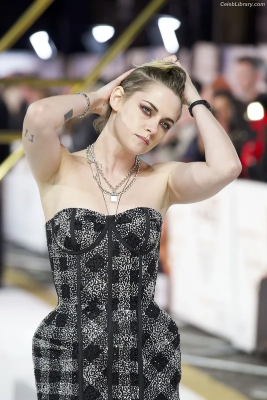 Kristen Stewart photo 15 of 1358