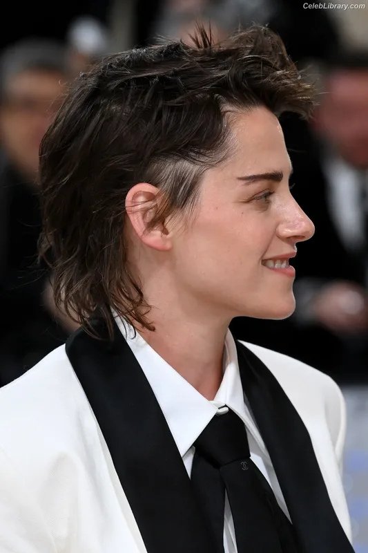 Kristen Stewart photo 16 of 1358