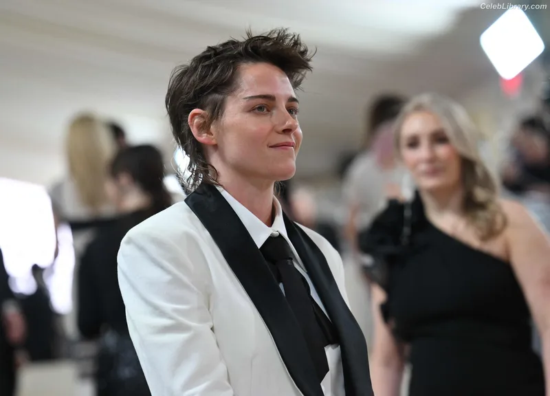 Kristen Stewart photo 21 of 1358
