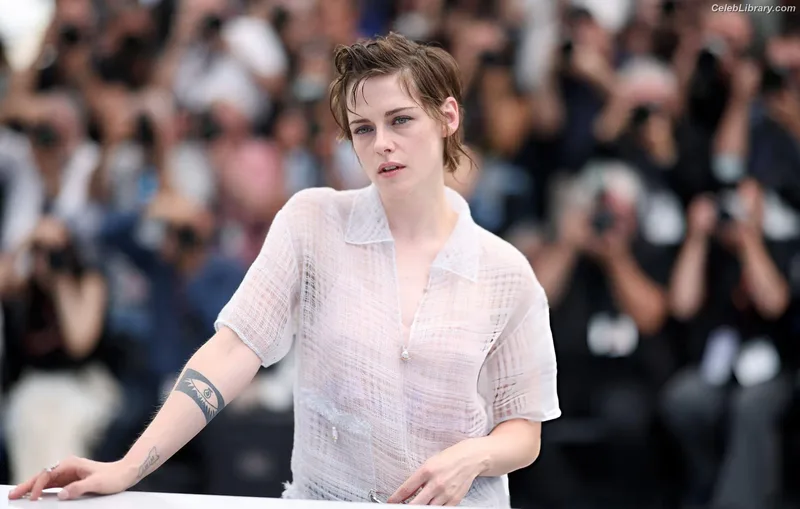 Kristen Stewart photo 22 of 1358