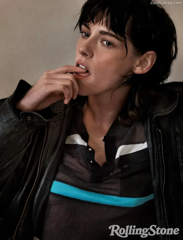 Kristen Stewart photo 6 of 1358