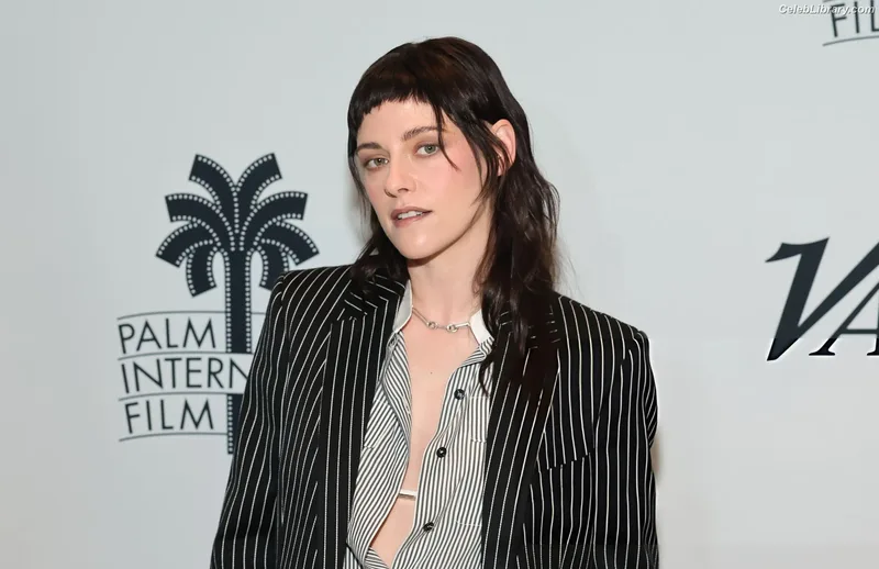 Kristen Stewart photo 14 of 1358