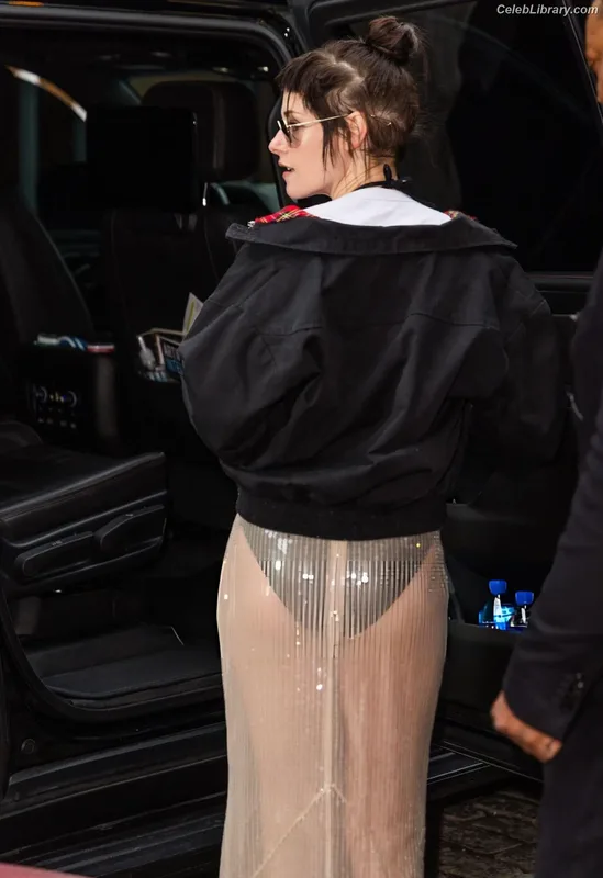 Kristen Stewart photo 2 of 1358