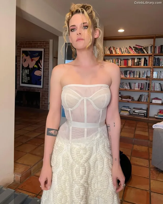 Kristen Stewart photo 7 of 1358