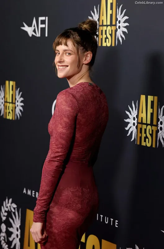 Kristen Stewart photo 11 of 1358