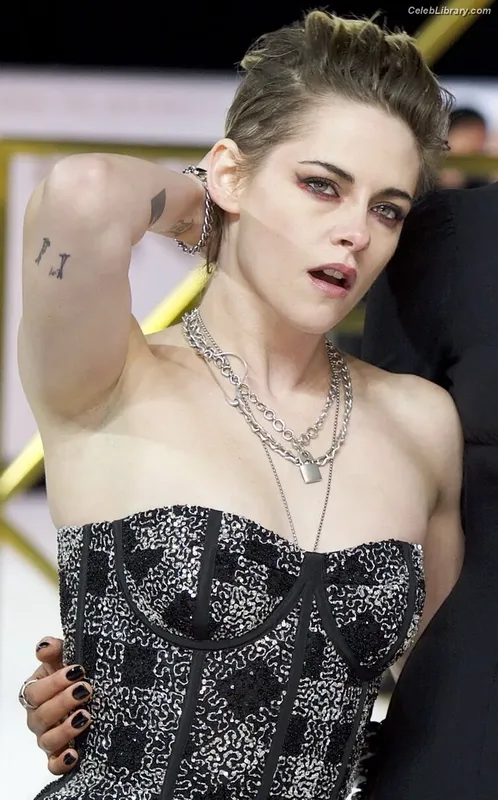 Kristen Stewart photo 12 of 1358