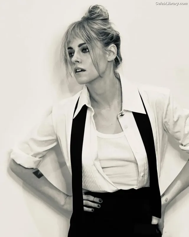 Kristen Stewart photo 16 of 1358