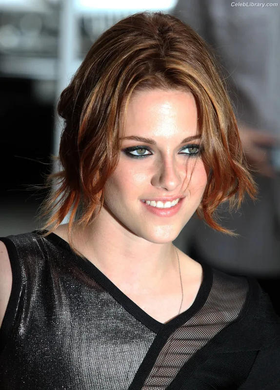 Kristen Stewart photo 10 of 1358