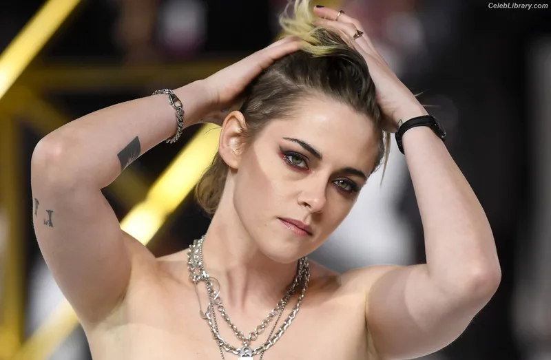 Kristen Stewart photo 20 of 1358